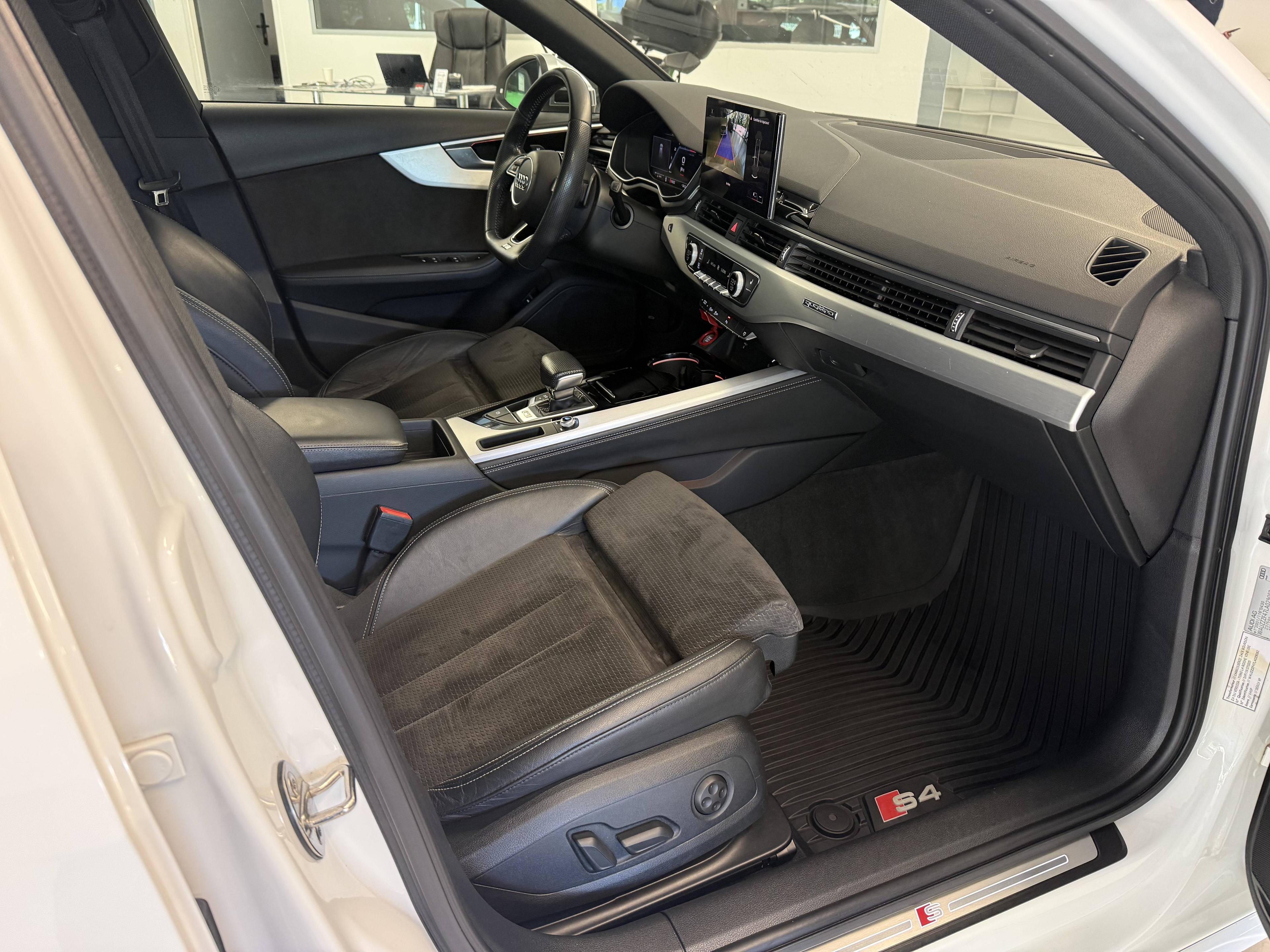 AUDI S4